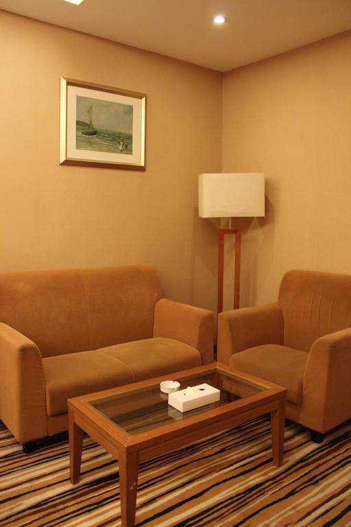 Shenzhen Luohu Railway Station Hotel - Commercial Building Room photo