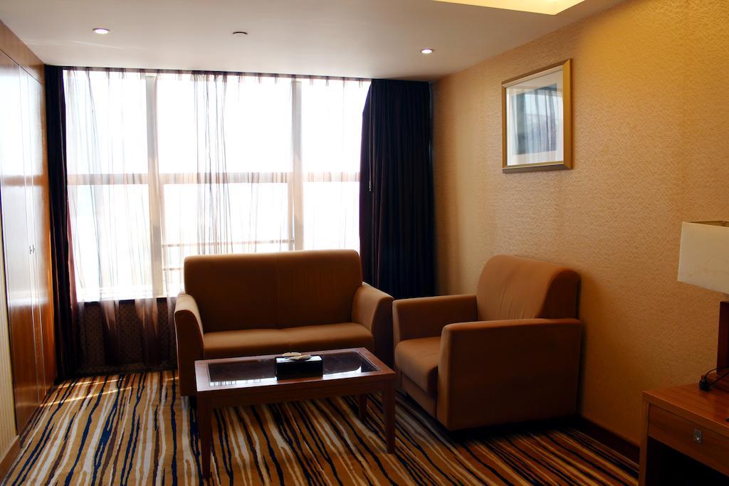 Shenzhen Luohu Railway Station Hotel - Commercial Building Room photo