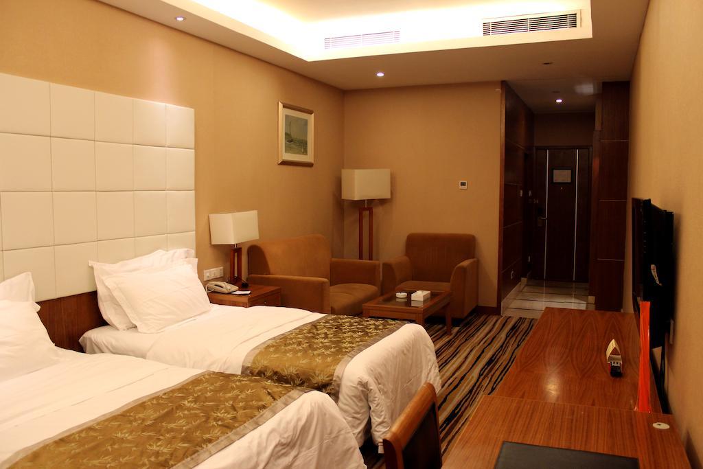 Shenzhen Luohu Railway Station Hotel - Commercial Building Room photo