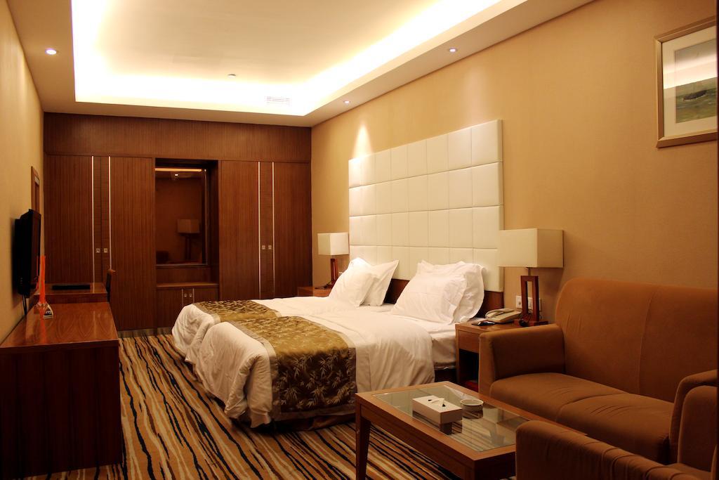 Shenzhen Luohu Railway Station Hotel - Commercial Building Room photo
