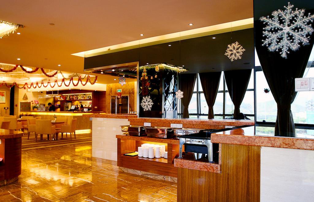 Shenzhen Luohu Railway Station Hotel - Commercial Building Exterior photo
