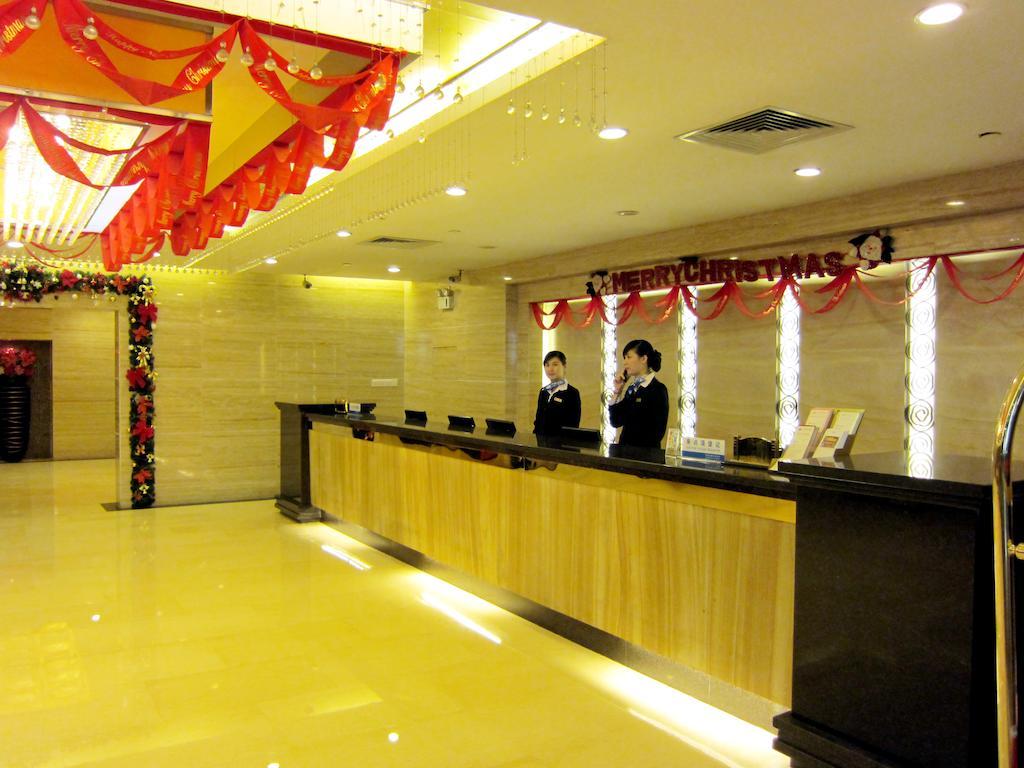 Shenzhen Luohu Railway Station Hotel - Commercial Building Exterior photo